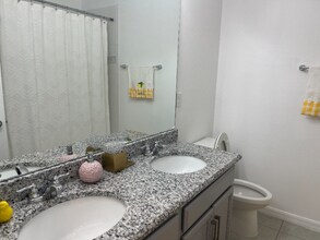 1536 Pines End Pl in St. Cloud, FL - Foto de edificio - Building Photo