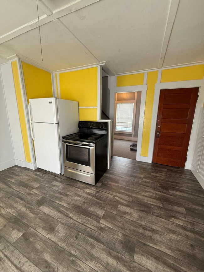 property at 2 Folsom Rd