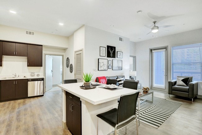 The Degree in Las Vegas, NV - Foto de edificio - Building Photo