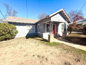 311 Bristol Avenue in San Antonio, TX - Building Photo - Interior Photo