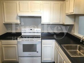 6800 Running Creek Dr in Arlington, TX - Building Photo - Building Photo