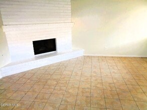 3028 E Glen Dr in El Paso, TX - Building Photo - Building Photo