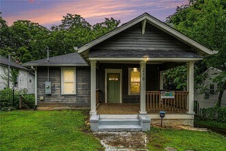 218 Laurel Ave SW in Atlanta, GA - Building Photo - Building Photo