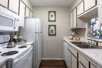 Savannah Oaks Apartments in Lubbock, TX - Foto de edificio - Interior Photo