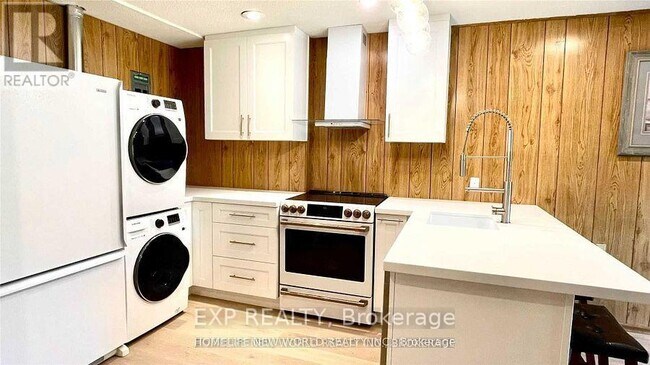 53 Aspenwood Dr in Toronto, ON - Building Photo - Building Photo