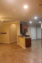 111 W Kentwick Pl in Conroe, TX - Foto de edificio - Building Photo