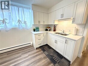 87 Brybeck Crescent in Kitchener, ON - Building Photo - Building Photo