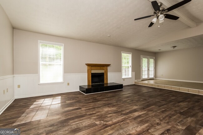 8560 Glenwoods Dr in Riverdale, GA - Building Photo - Building Photo