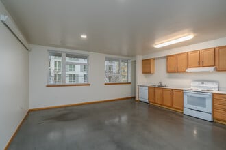 Arbora Court in Seattle, WA - Building Photo - Interior Photo