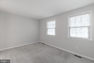 1204 N Wayne St in Arlington, VA - Building Photo - Building Photo