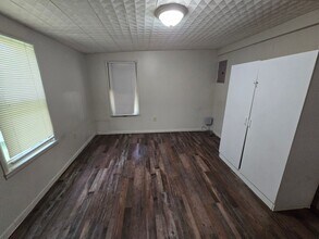 831 Grant in Clay Center, KS - Building Photo - Building Photo