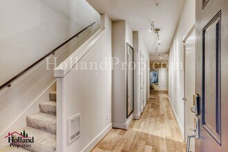 1960 NE 50th Way in Hillsboro, OR - Building Photo - Building Photo