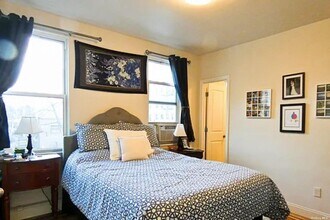 35-01 28th St-Unit -2 in Queens, NY - Building Photo - Building Photo