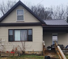 2744 Pinard St in Dubuque, IA - Building Photo