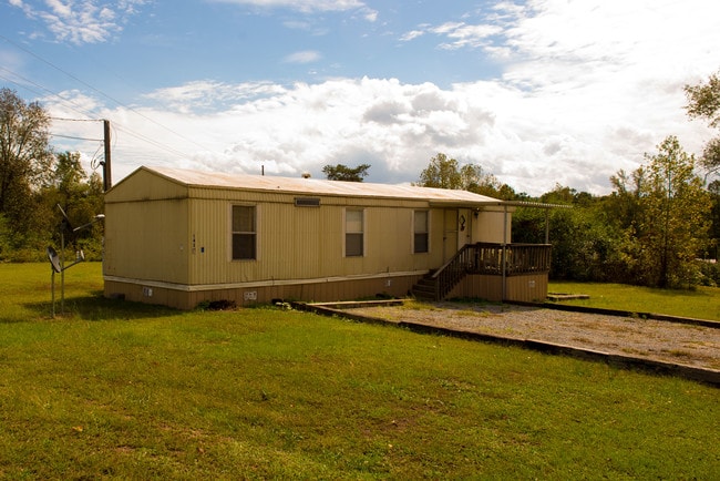 41 Speegle Rd in Oneonta, AL - Foto de edificio - Building Photo