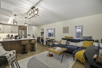 527 Broadhead Av in Ottawa, ON - Building Photo - Building Photo