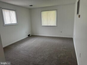 621 Fernhill Rd in Riviera Beach, MD - Building Photo - Building Photo