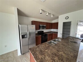 609 NW 27th Terrace in Cape Coral, FL - Building Photo - Building Photo