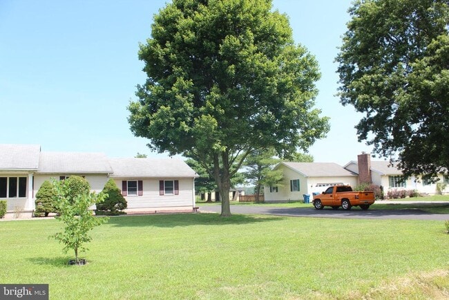 property at 873 Skeeter Neck Rd