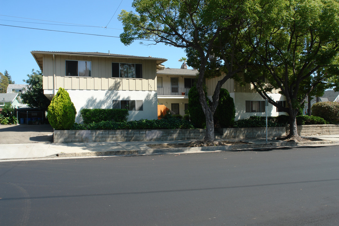 229 W Islay St in Santa Barbara, CA - Building Photo