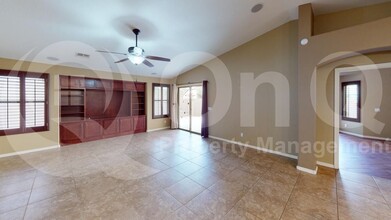 3424 E Crescent Way in Gilbert, AZ - Building Photo - Building Photo
