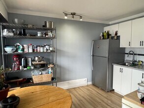 12 Rosehill St in Nanaimo, BC - Building Photo - Building Photo
