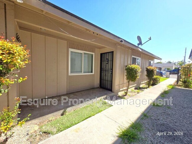 731 S F St in Oxnard, CA - Building Photo - Building Photo