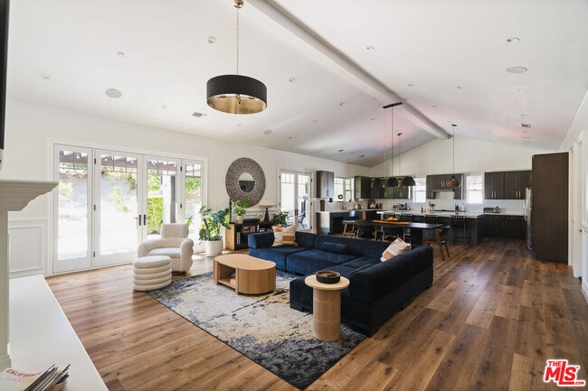 property at 1408 Plymouth Cir
