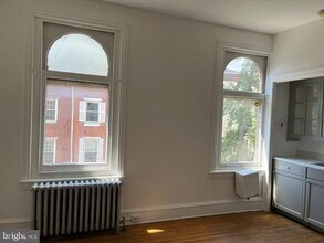 423 S 15th St in Philadelphia, PA - Building Photo - Building Photo