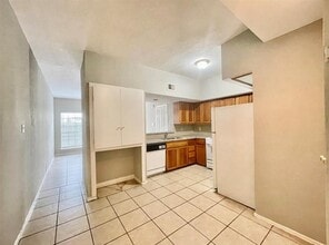 8719 Village of Fondren in Houston, TX - Building Photo - Building Photo