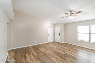 7625 Ginder Ct in Jacksonville, FL - Building Photo - Building Photo