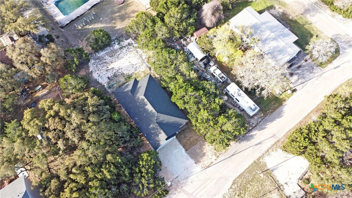 1234 Clearcreek Dr in Canyon Lake, TX - Building Photo