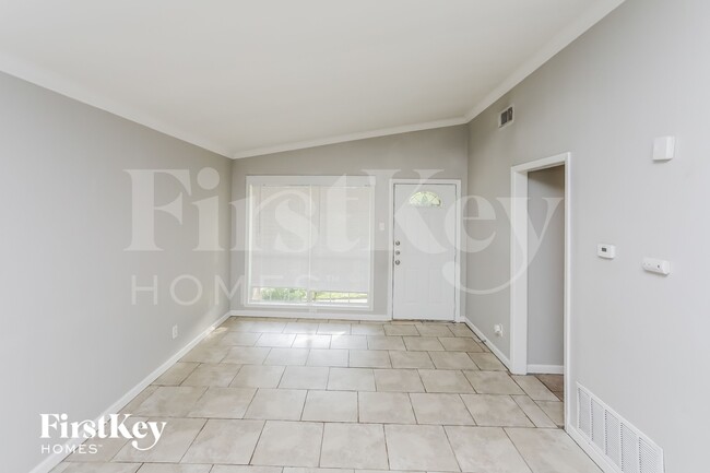 6115 Flagstaff Dr in Dallas, TX - Foto de edificio - Building Photo