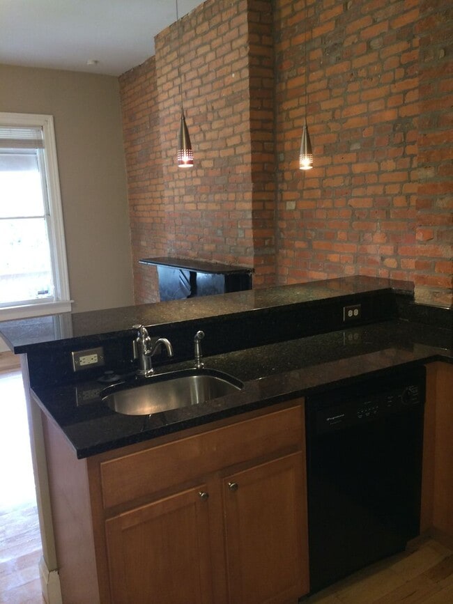 57 Smith Pl