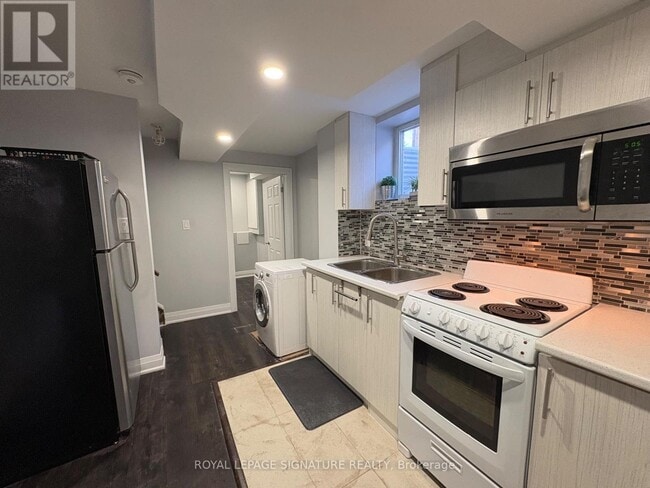 731 Bennett Blvd in Milton, ON - Building Photo - Building Photo