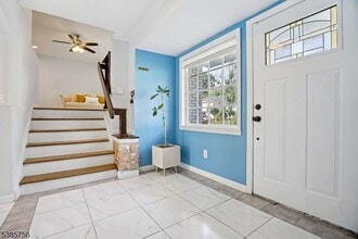 82 Eaton Pl in Bloomfield, NJ - Building Photo - Building Photo