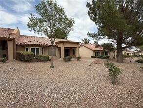 10101 Hemet Dr in Las Vegas, NV - Building Photo - Building Photo