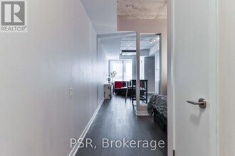 560 King St W in Toronto, ON - Building Photo - Building Photo