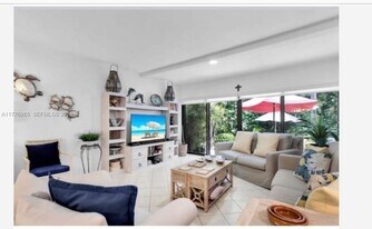 87200 Overseas Hwy in Islamorada, FL - Building Photo