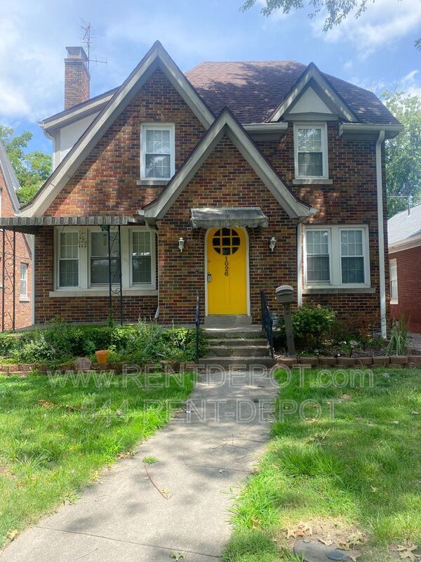 property at 1026 E Gum St