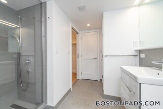 22 Fleet St, Unit 8 in Boston, MA - Foto de edificio - Building Photo