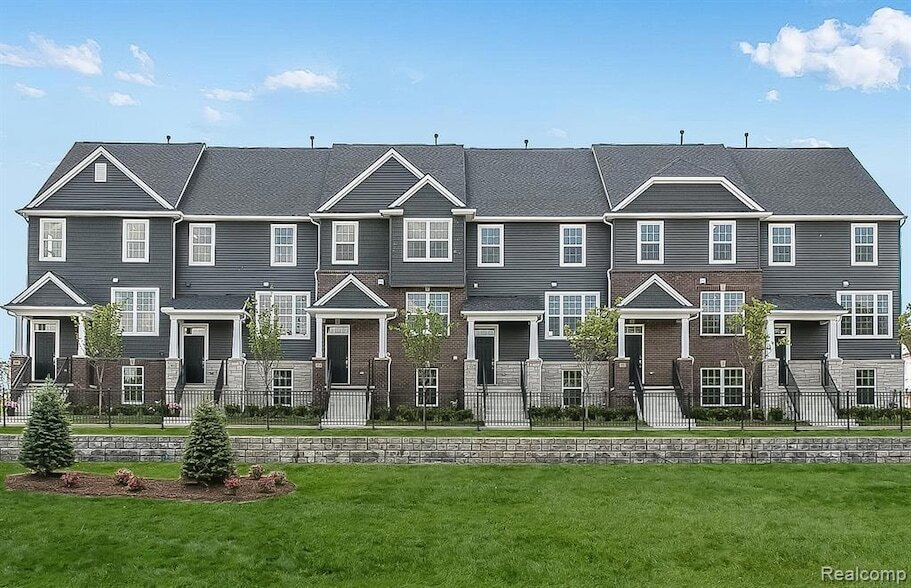 359 N Sydney Ct in Plymouth, MI - Building Photo