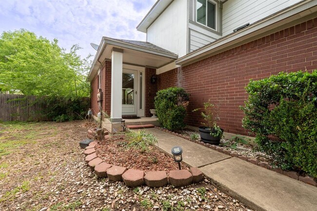 1818 W Pflugerville Pkwy in Round Rock, TX - Building Photo - Building Photo