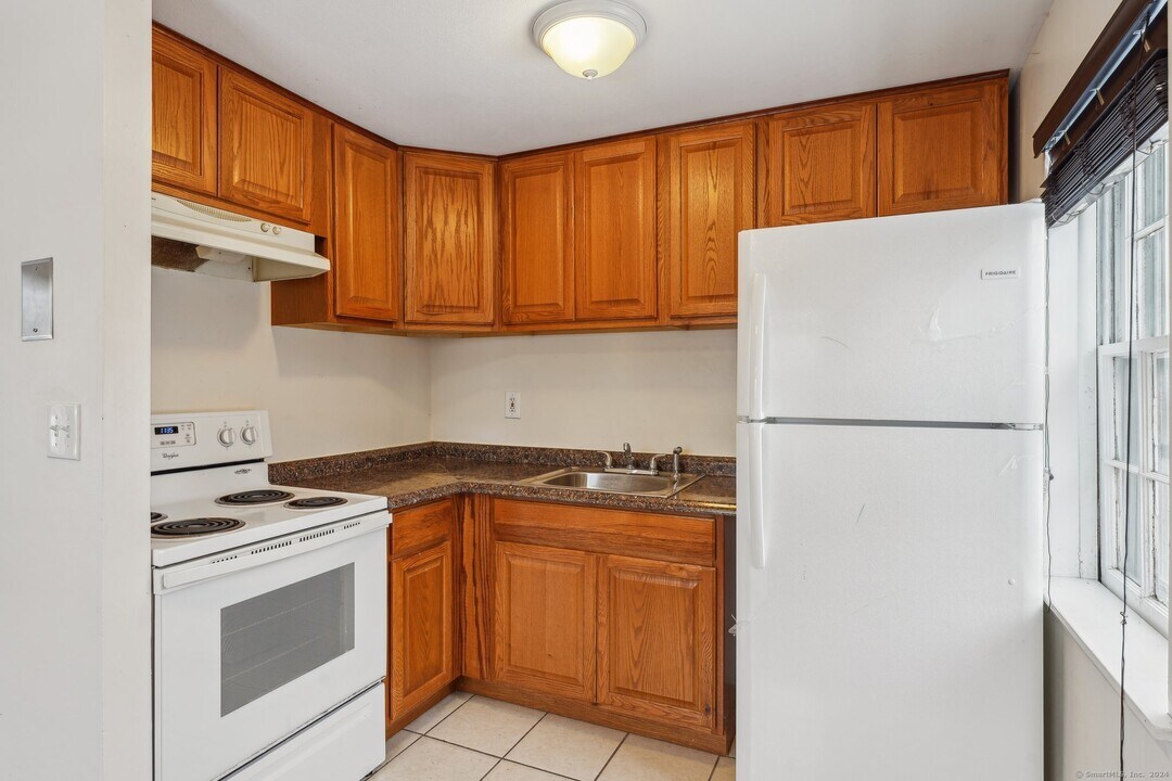 117 Shadow Ln in West Hartford, CT - Building Photo