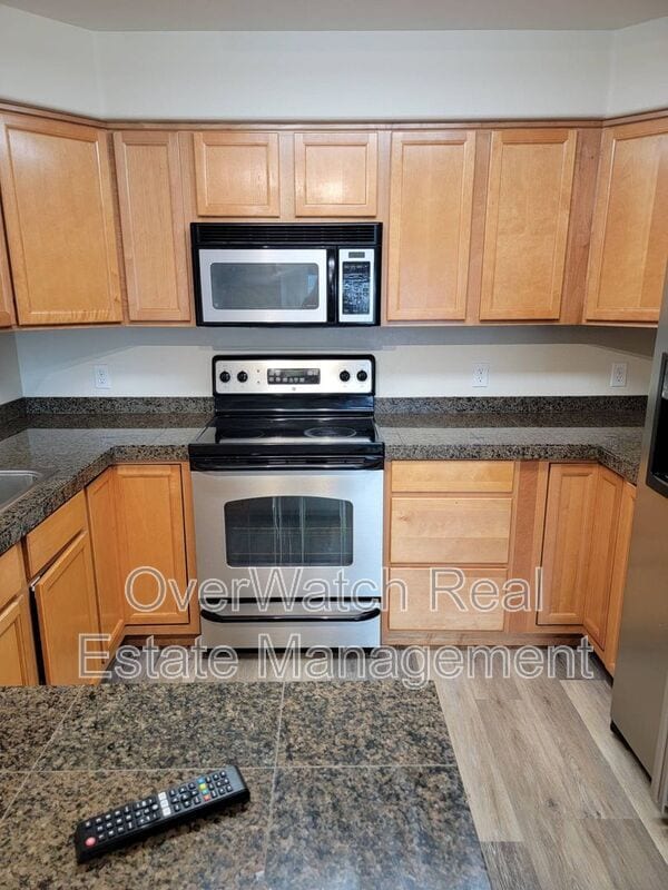 11351 Discovery View Dr in Anchorage, AK - Building Photo - Building Photo