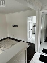 9 Roycrest Ave in Toronto, ON - Building Photo - Building Photo