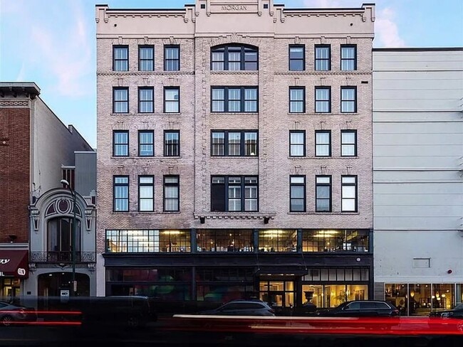 property at 315 W Riverside Ave