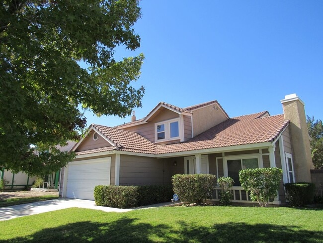 44621 Grove Ln in Lancaster, CA - Building Photo - Building Photo