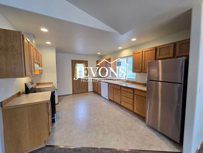 7301 W Chestnut Ave in Yakima, WA - Building Photo - Building Photo