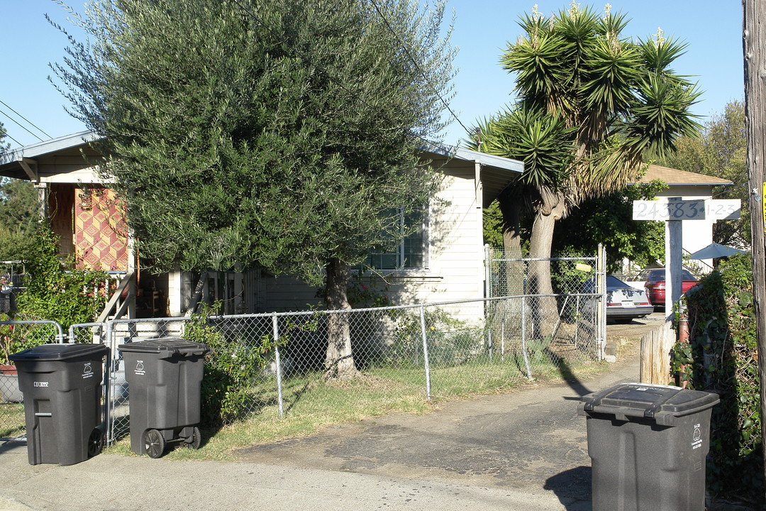 24381 Thomas Ave in Hayward, CA - Building Photo